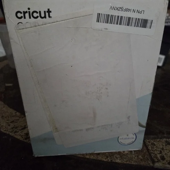 Cricut EasyPress Mini in White and Light Blue ☆ Does Not Come With Base - Picture 4 of 6